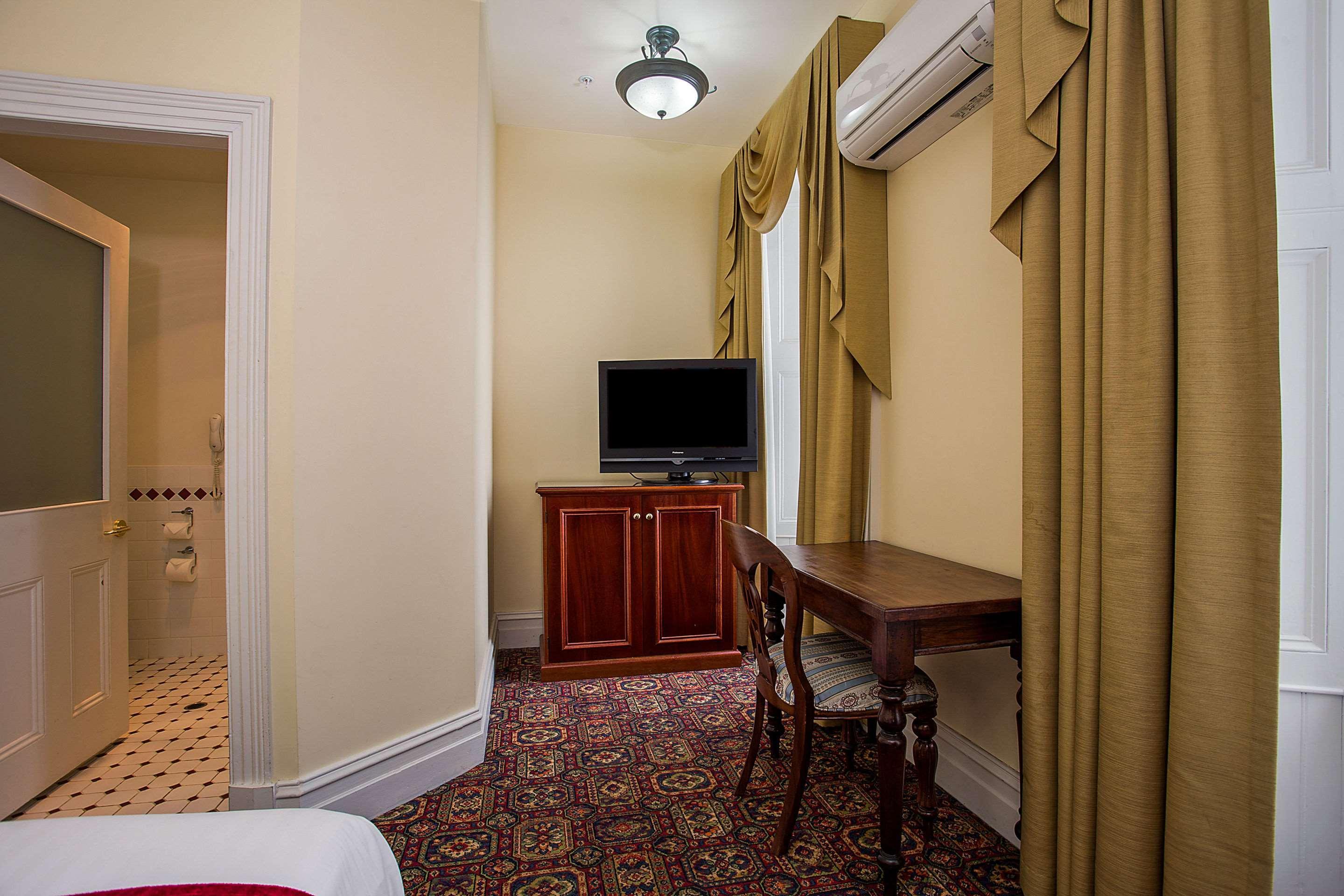 Quality Hotel Bentinck Portland Exterior photo